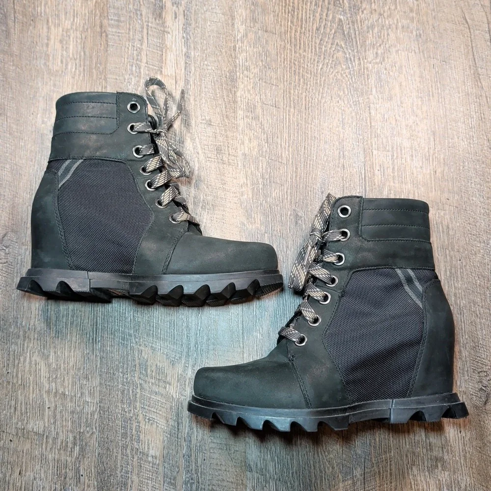 Sorel Womens Joan of Arctic Wedge III Lexie Boots Size 7.5 Black Leather Textile